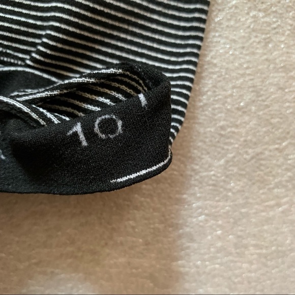 Lululemon Run: Swiftly Tech Racerback Stripe
Black - Picture 5 of 13